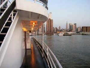 Boat Tours by night in New York